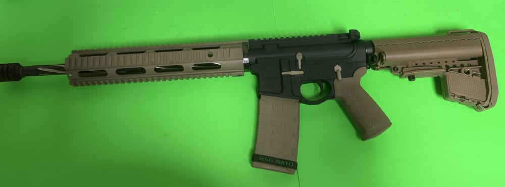 16" Spiral Fluted AR-15 5.56 in FDE/Black - No Reserve!-img-1