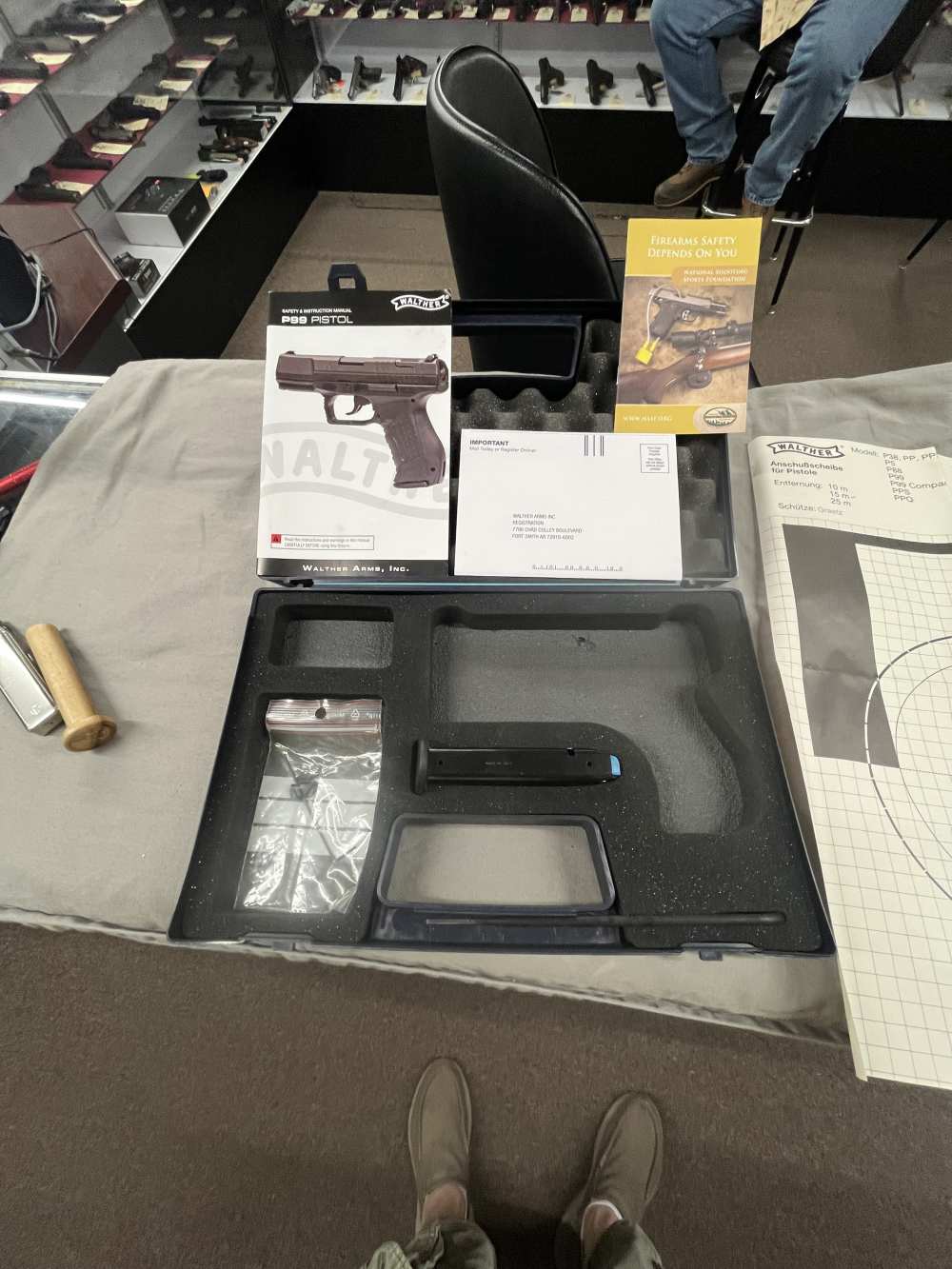 Walther P99as 40s&w 95% with box and papers -img-8