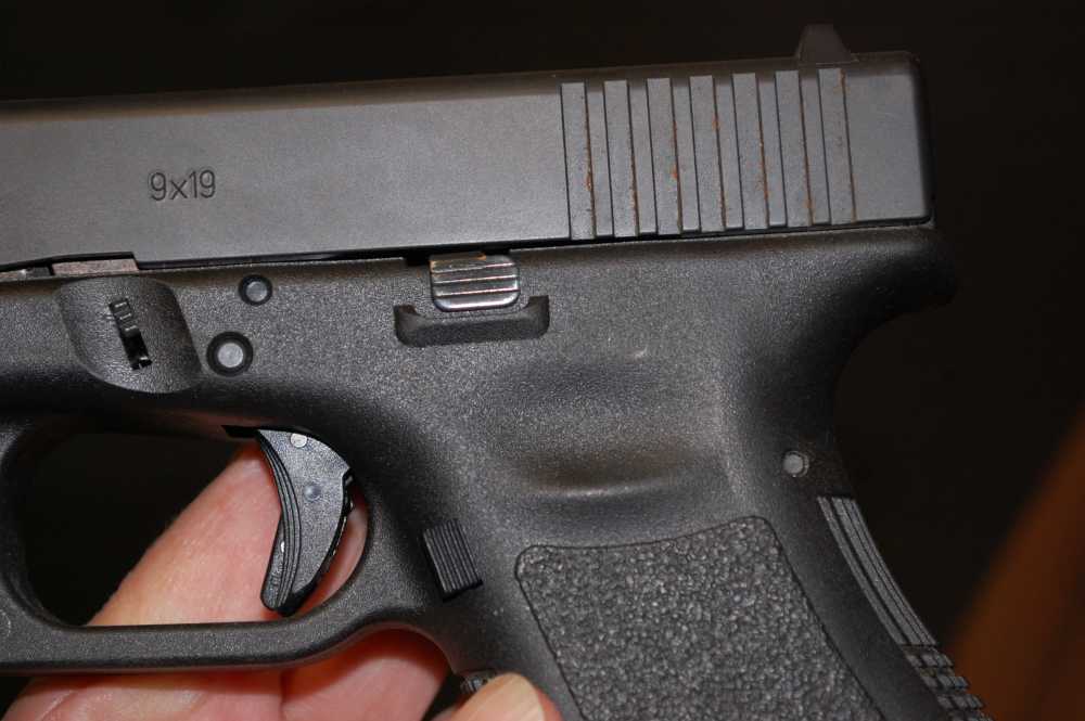 Glock 19 Gen 3 9mm Semi-Auto Pistol 2 - 10Rd Mags -img-11