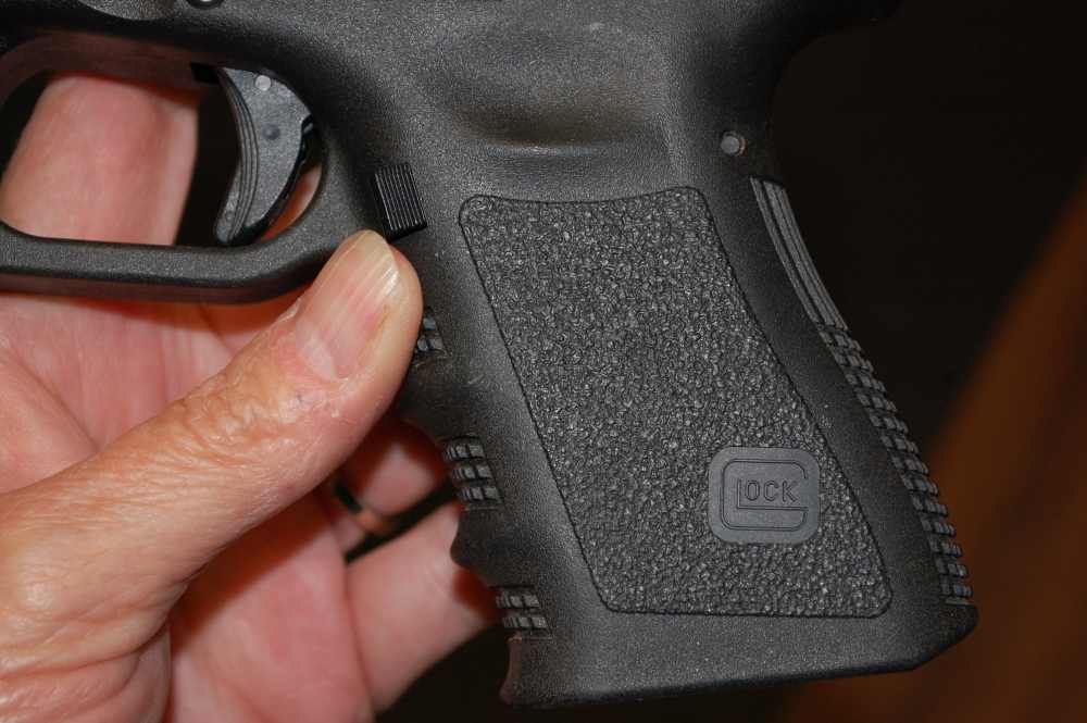 Glock 19 Gen 3 9mm Semi-Auto Pistol 2 - 10Rd Mags -img-12