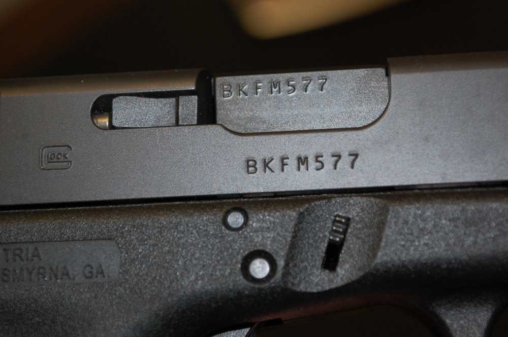 Glock 19 Gen 3 9mm Semi-Auto Pistol 2 - 10Rd Mags -img-3