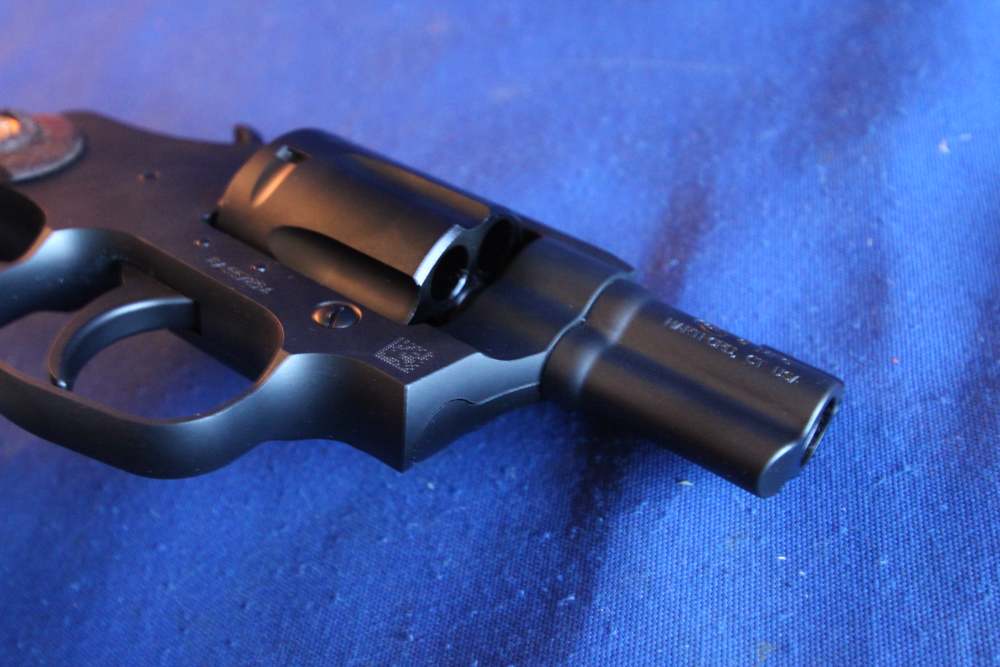 1998  Colt Cobra 2" Snub Nose Revolver .38 Spl +P looks unfired and in 99%-img-16