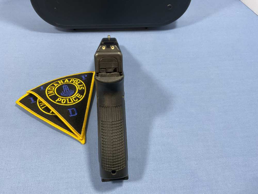 Glock G22 Indianapolis Police Gen-3 Agency Marked Duty Pistol Collector-img-10