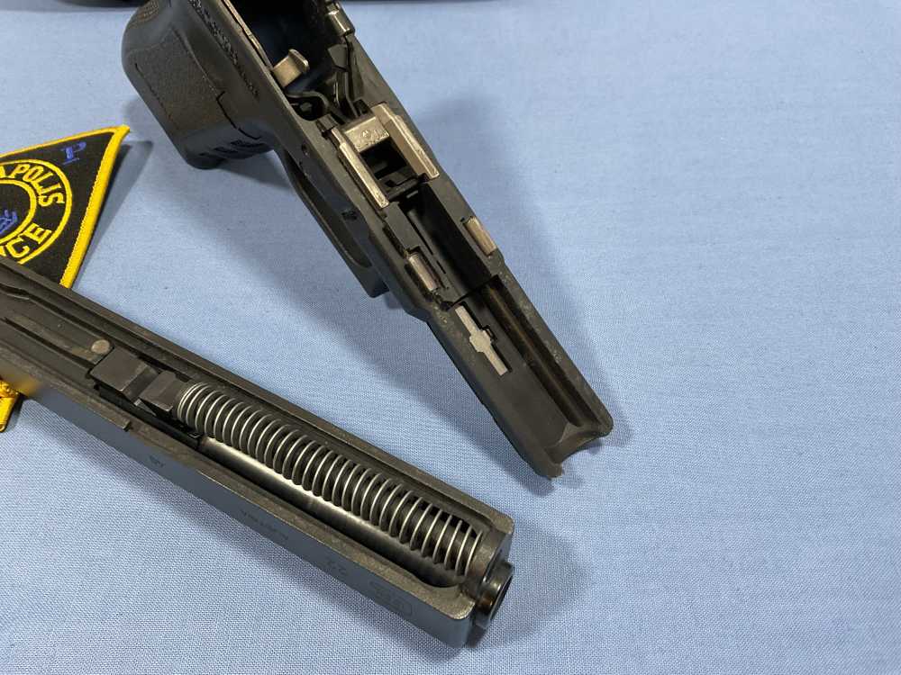 Glock G22 Indianapolis Police Gen-3 Agency Marked Duty Pistol Collector-img-13