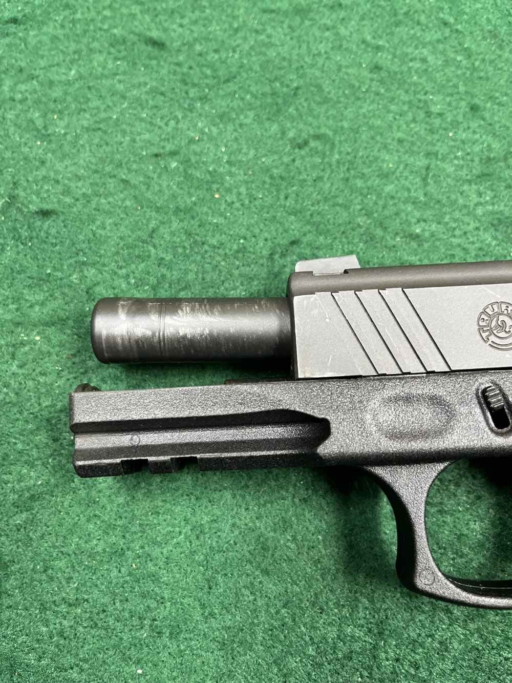 Taurus PT 840 .40 S&W w/ OEM Magazine-img-7