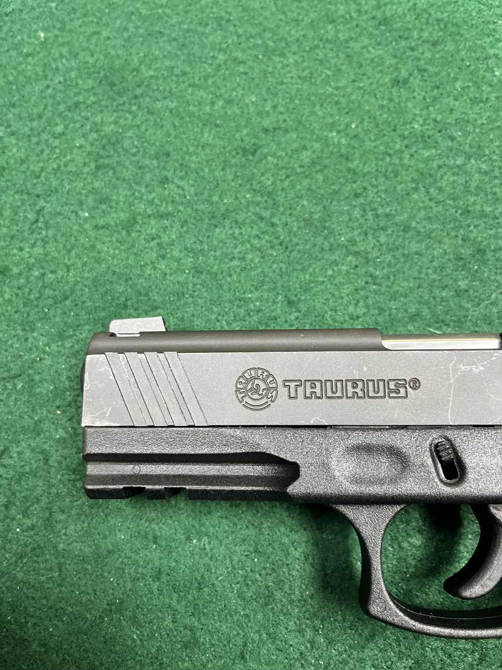 Taurus PT 840 .40 S&W w/ OEM Magazine-img-1