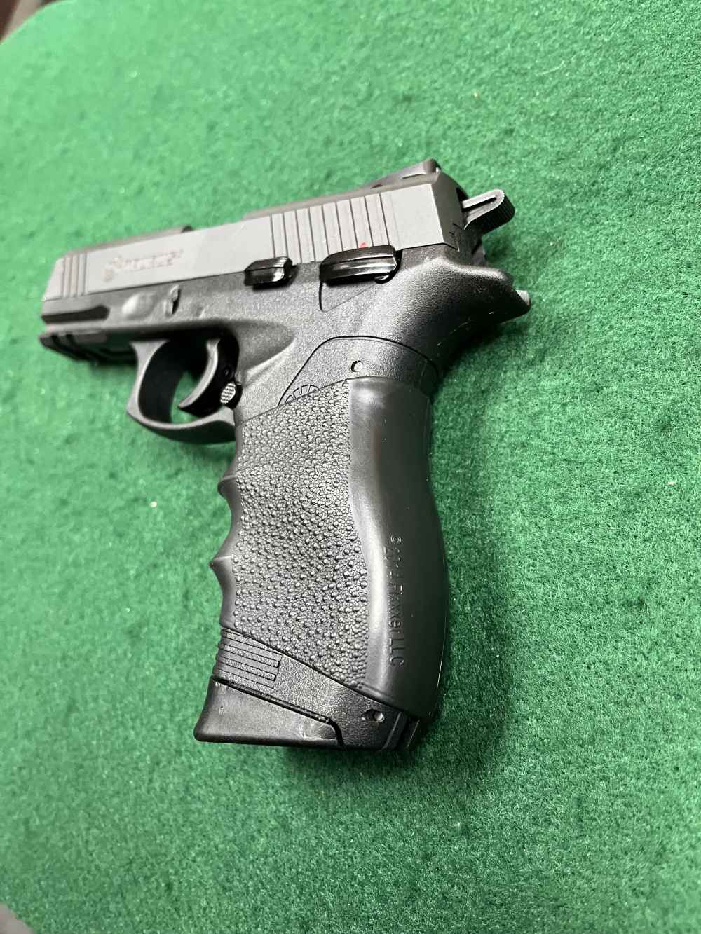 Taurus PT 840 .40 S&W w/ OEM Magazine-img-3