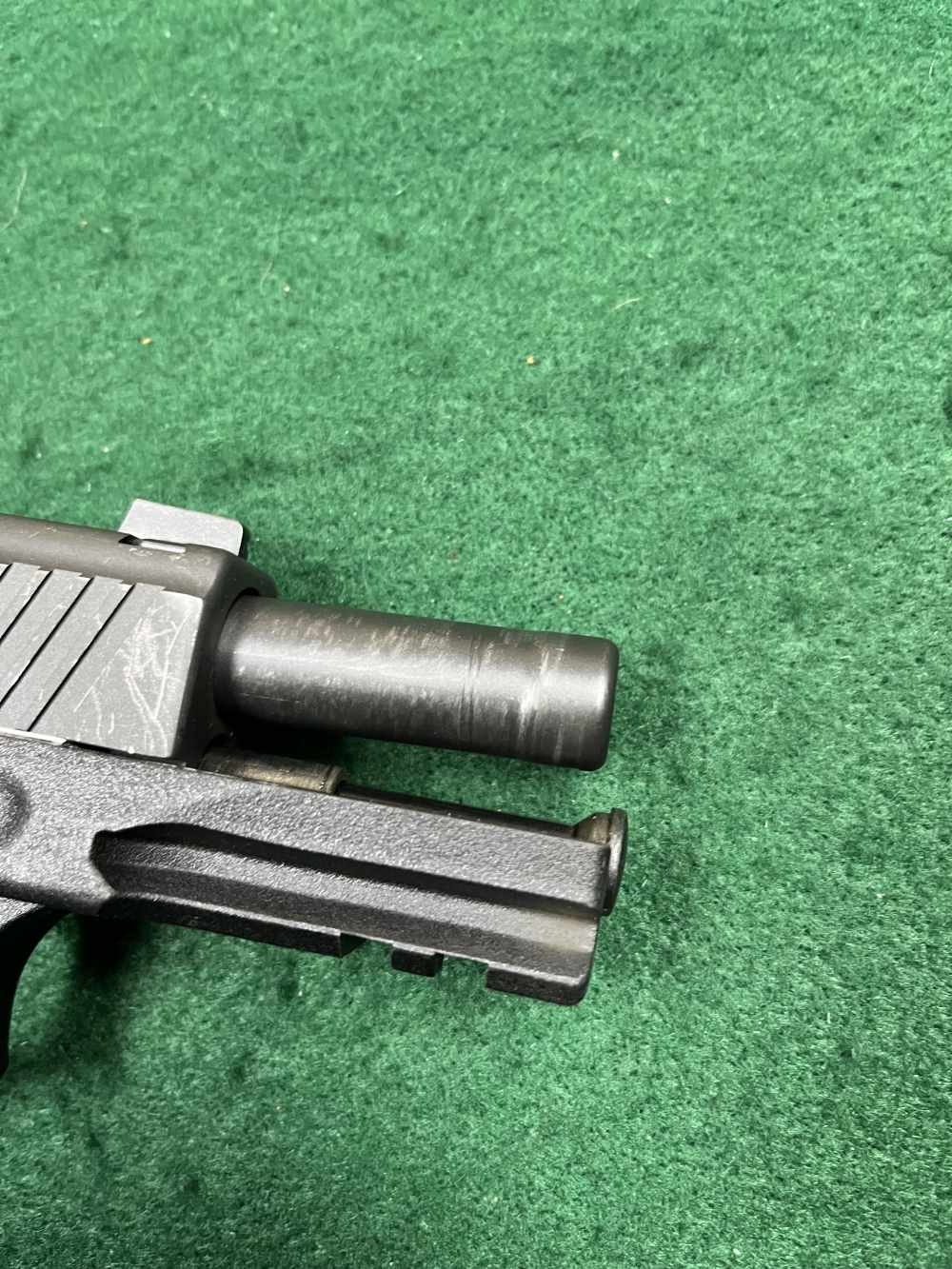 Taurus PT 840 .40 S&W w/ OEM Magazine-img-6