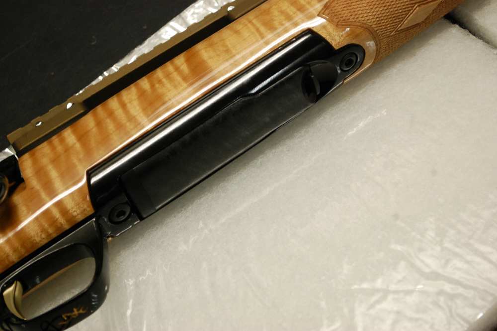 Browning Model XBOLT MEDALLION Rifle 300 WIN MAG MAPLE Engraved -img-23