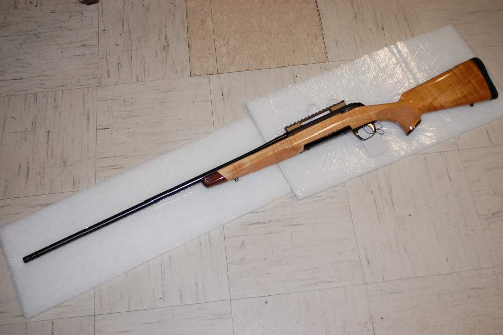 Browning Model XBOLT MEDALLION Rifle 300 WIN MAG MAPLE Engraved -img-0