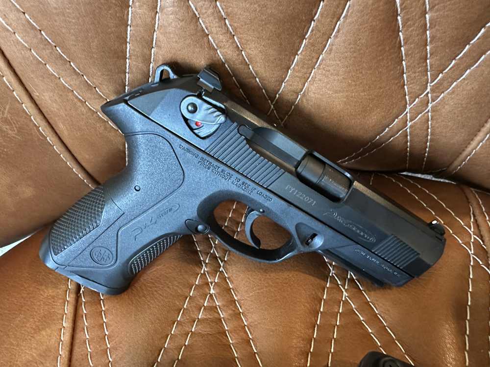 Beretta PX4 Storm .40 w/original kit, 5 magazines, & 2 holsters-img-2