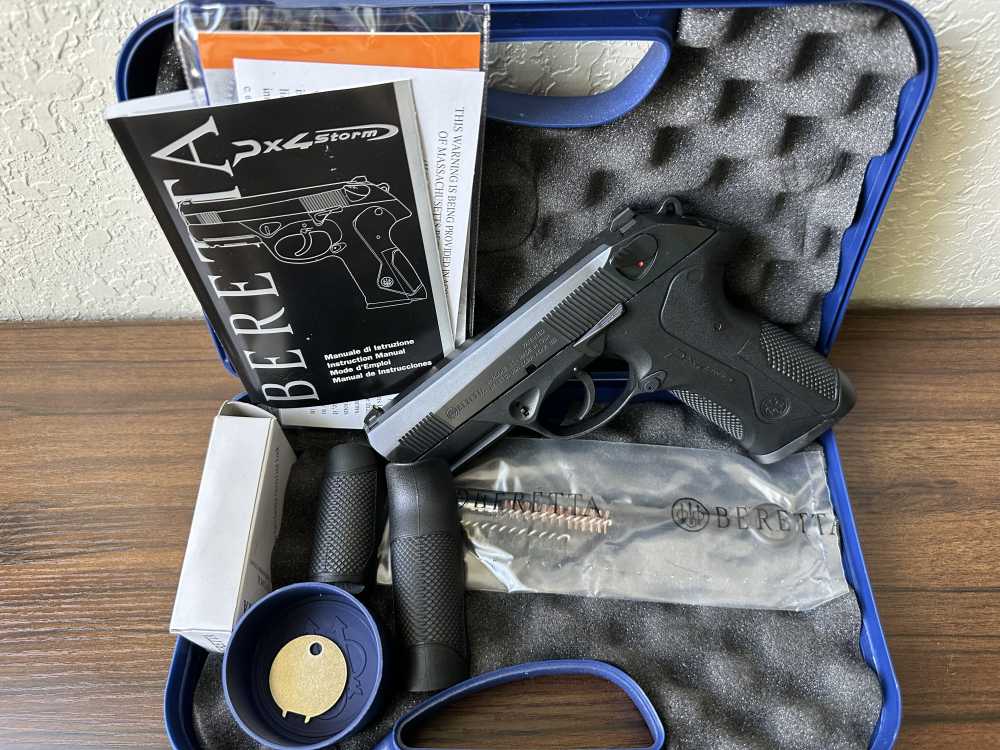 Beretta PX4 Storm .40 w/original kit, 5 magazines, & 2 holsters-img-1