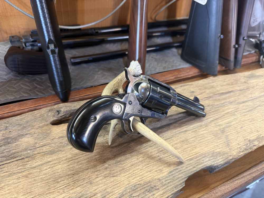 Ruger Vaquero Birdshead 3 3/4" MINT Case Color Revolver 45 Long Colt 2002-img-5
