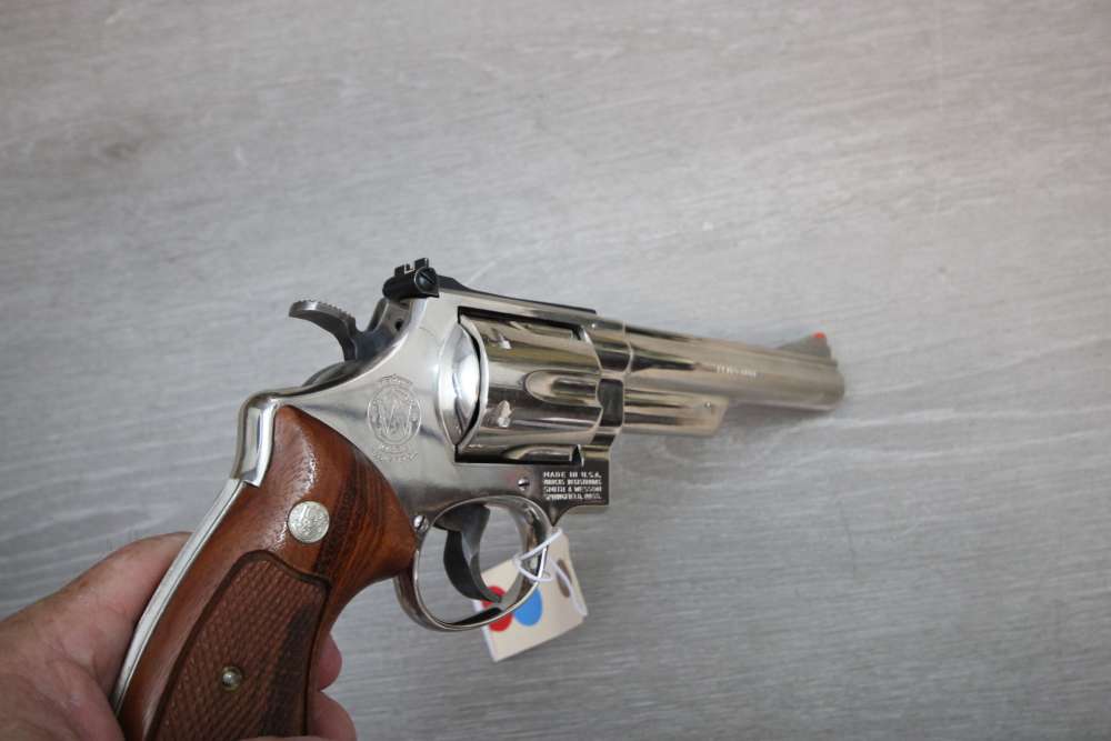 Smith & Wesson Model 29-2 Nickel in 44 Mag with 6.5" Barrel & Present Case.-img-10