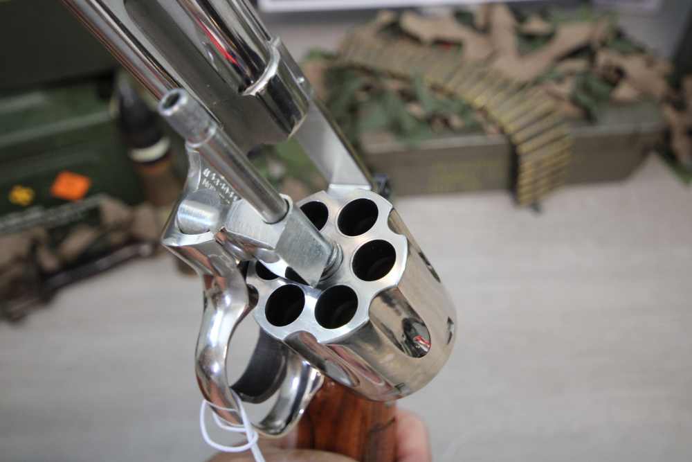 Smith & Wesson Model 29-2 Nickel in 44 Mag with 6.5" Barrel & Present Case.-img-20