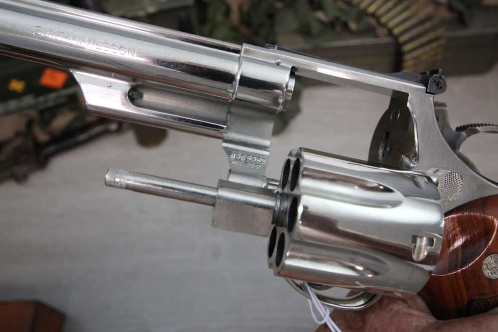 Smith & Wesson Model 29-2 Nickel in 44 Mag with 6.5" Barrel & Present Case.-img-21