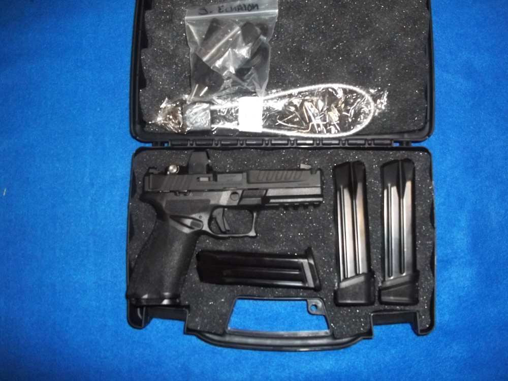 Springfield Echelon 9mm w/two 17rd & Two 15 rd & VLIFE 3 MOA Reflex Sight-img-5