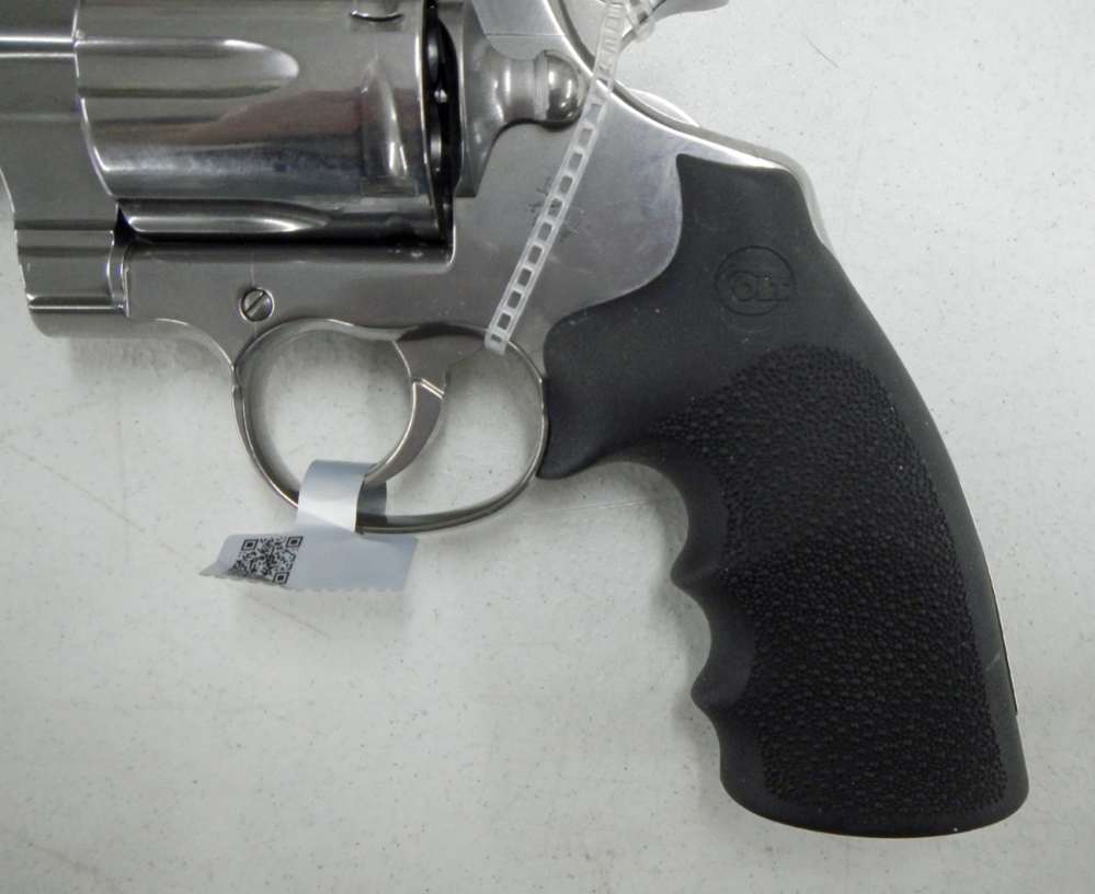 NEW Colt Anaconda 6-inch 44 mag Revolver. 6 shot. Stainless Steel.-img-6
