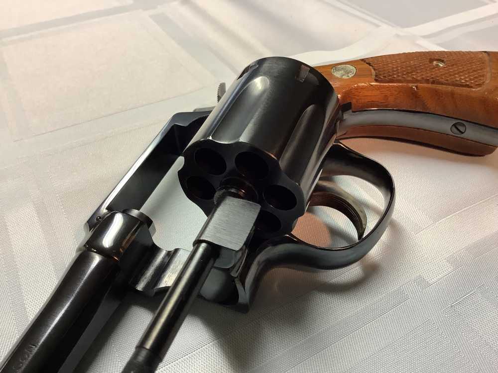 Smith and Wesson S&W Model 10-5-img-10