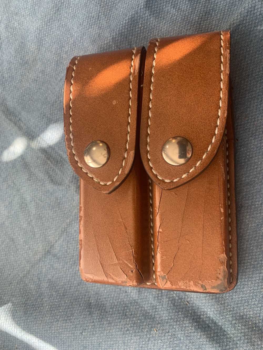 Safariland Leather Double Mag Pouch for S&W39 or 45 Auto, used see notes-img-0