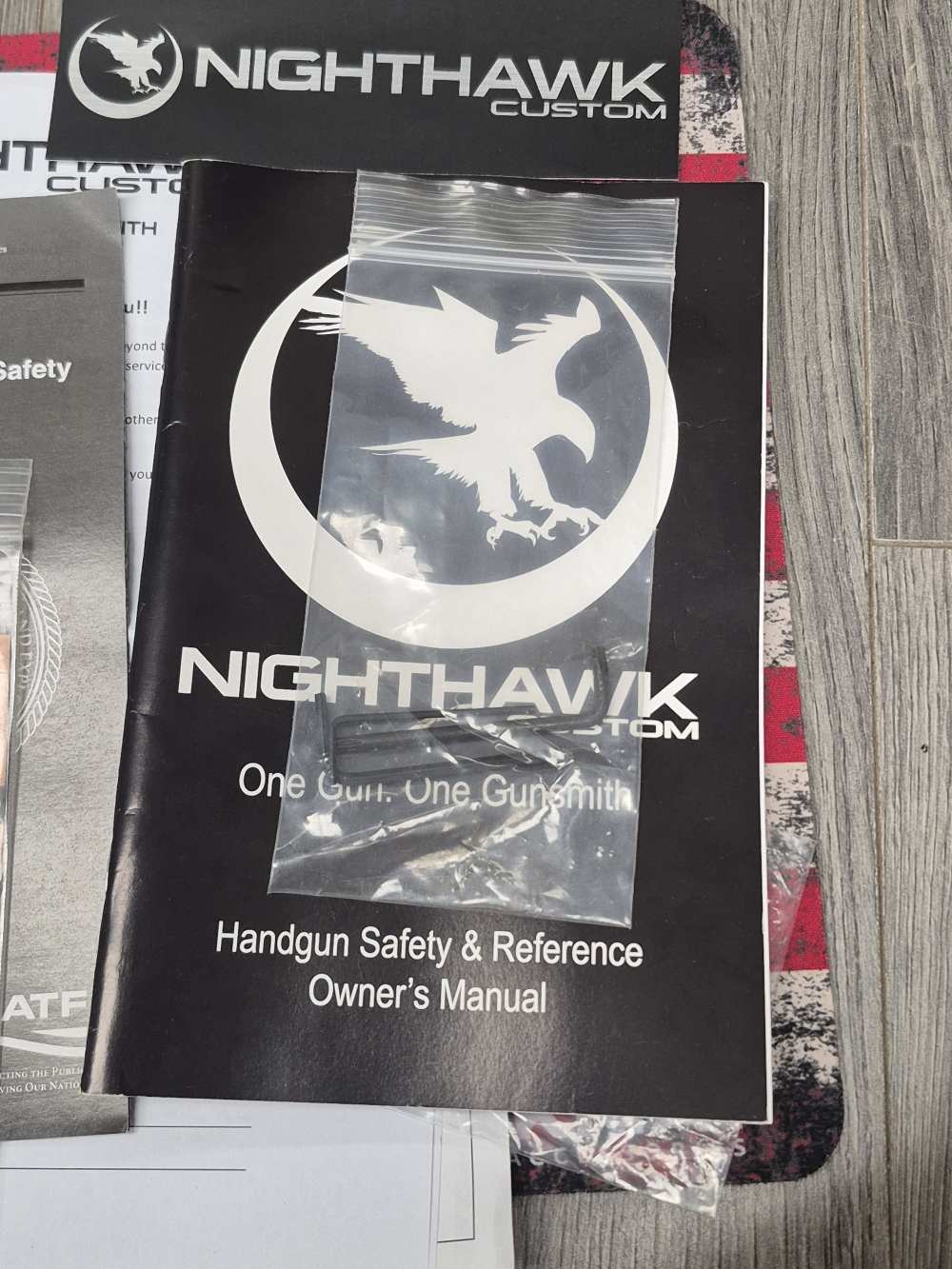 PENNY! BEAUTIFUL LIKE NEW NIGHTHAWK CUSTOM AGENT 2 10MM IN BAG 3 MAGS 99%-img-31