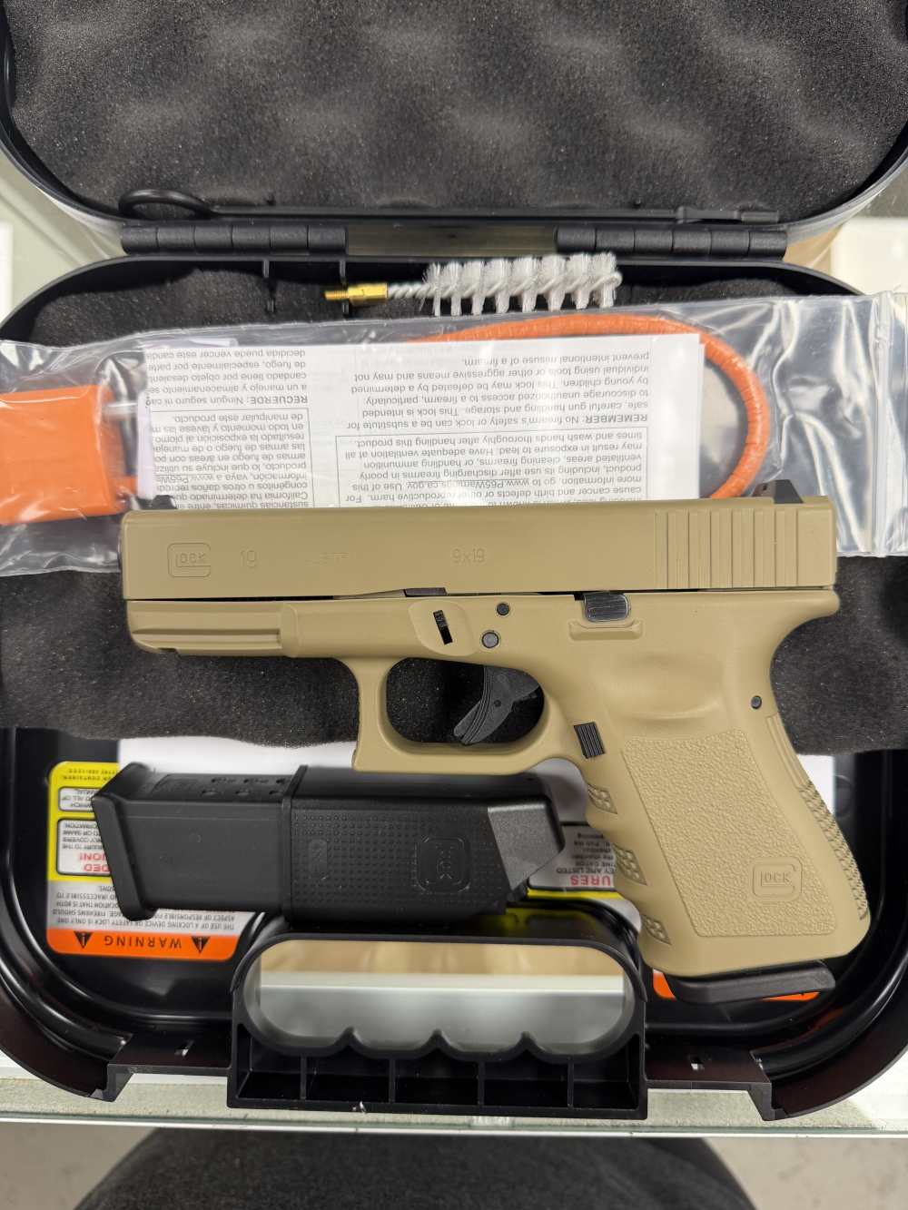 Glock 19 Gen 3 G3 9mm FDE -img-1