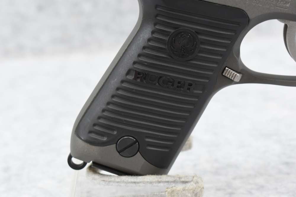 Ruger P89 9mm Two-Tone Stainless 4.25" 2 Mags Hard Case Like New-img-2