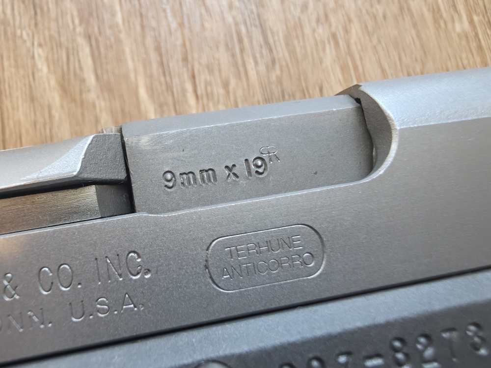 Ruger P89 9mm Two-Tone Stainless 4.25" 2 Mags Hard Case Like New-img-14