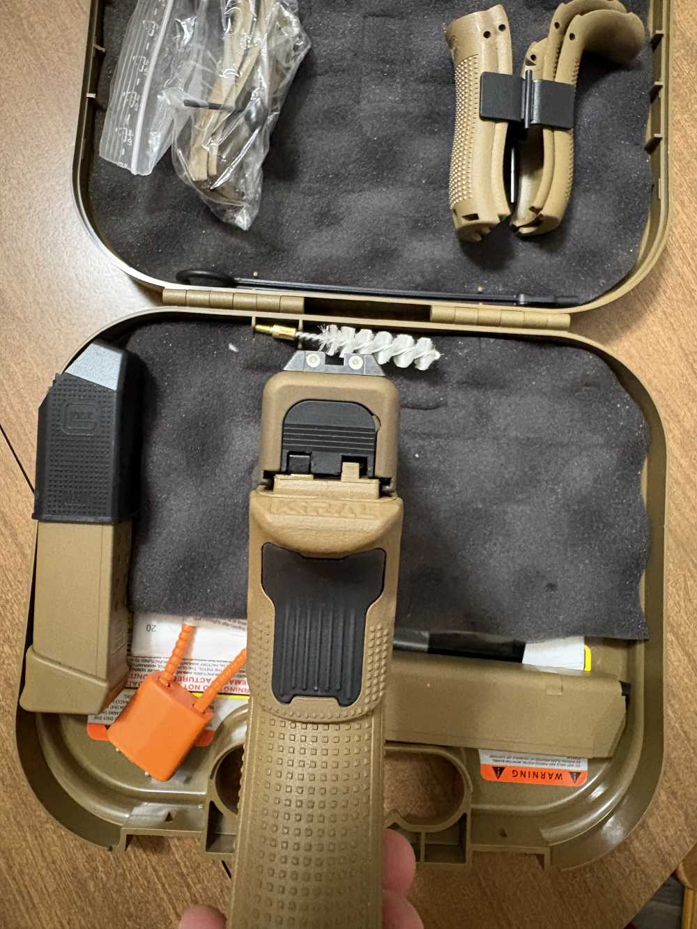 Glock 19X - (3 mags) 1x 17rd, 2x 21rd Mags + Kiral Backstrap-img-4
