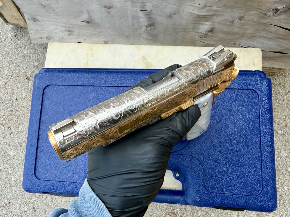 Colt Combat Commander 24k Gold & Nickel ENGRAVED-img-25