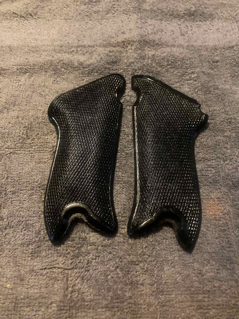Luger P08 grips BLACK WIDOW Bakelite -img-0