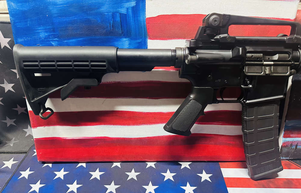 Exceptional Bushmaster XM15-E2S AR15 5.56 223 Semi-Auto 40+1 Optic Ready-img-1