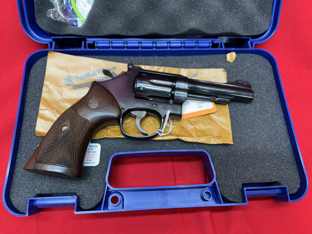 Smith & Wesson model 48-7 6 shot revolver  NEW!-img-3