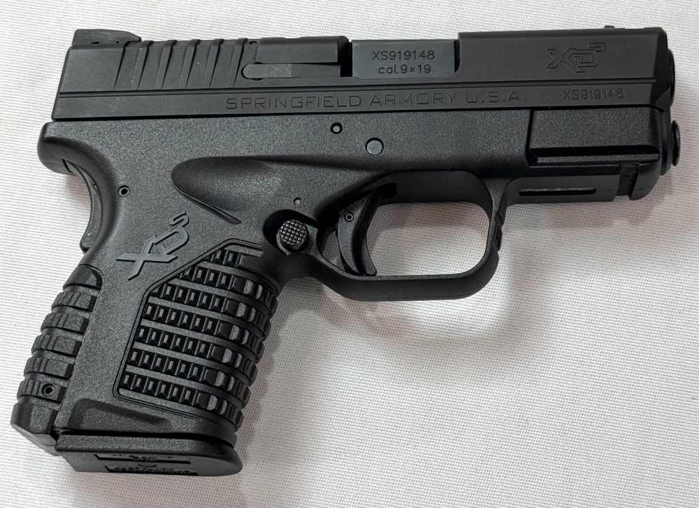 Springfield XD-S 3.3 Pistol, Barely Used, 9mm, 7 Mags, Holster, Mag Pouch-img-5