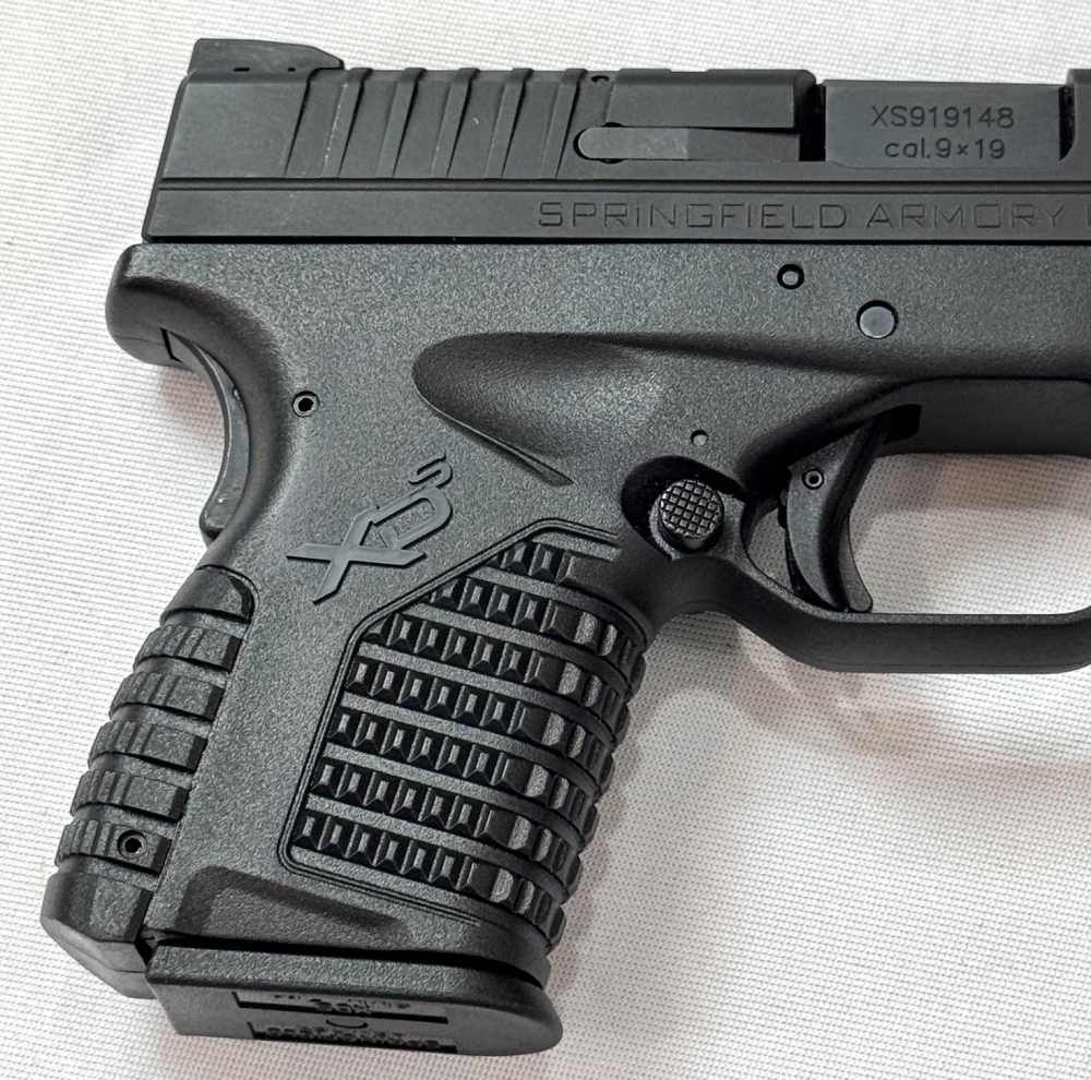 Springfield XD-S 3.3 Pistol, Barely Used, 9mm, 7 Mags, Holster, Mag Pouch-img-6
