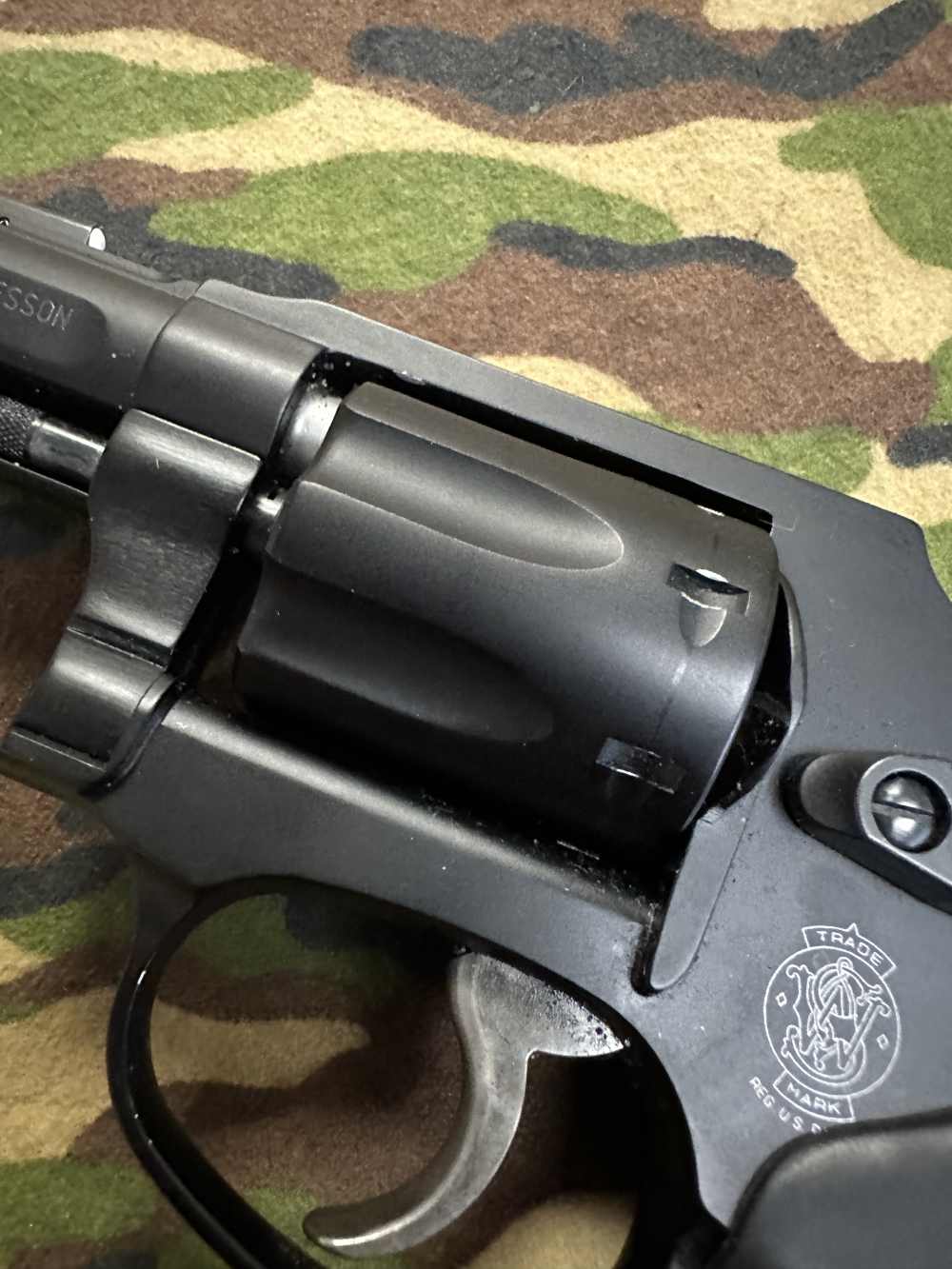 Smith & Wesson 351C .22 WMR 2” Airlite, Speed Loaders, Excellent!-img-8