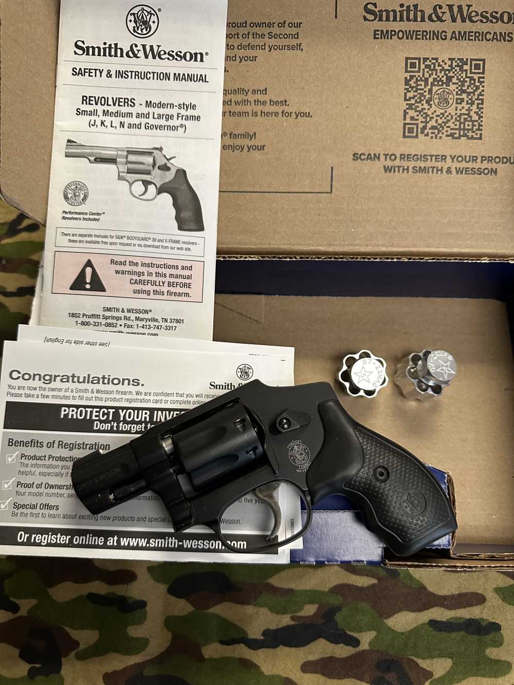 Smith & Wesson 351C .22 WMR 2” Airlite, Speed Loaders, Excellent!-img-0