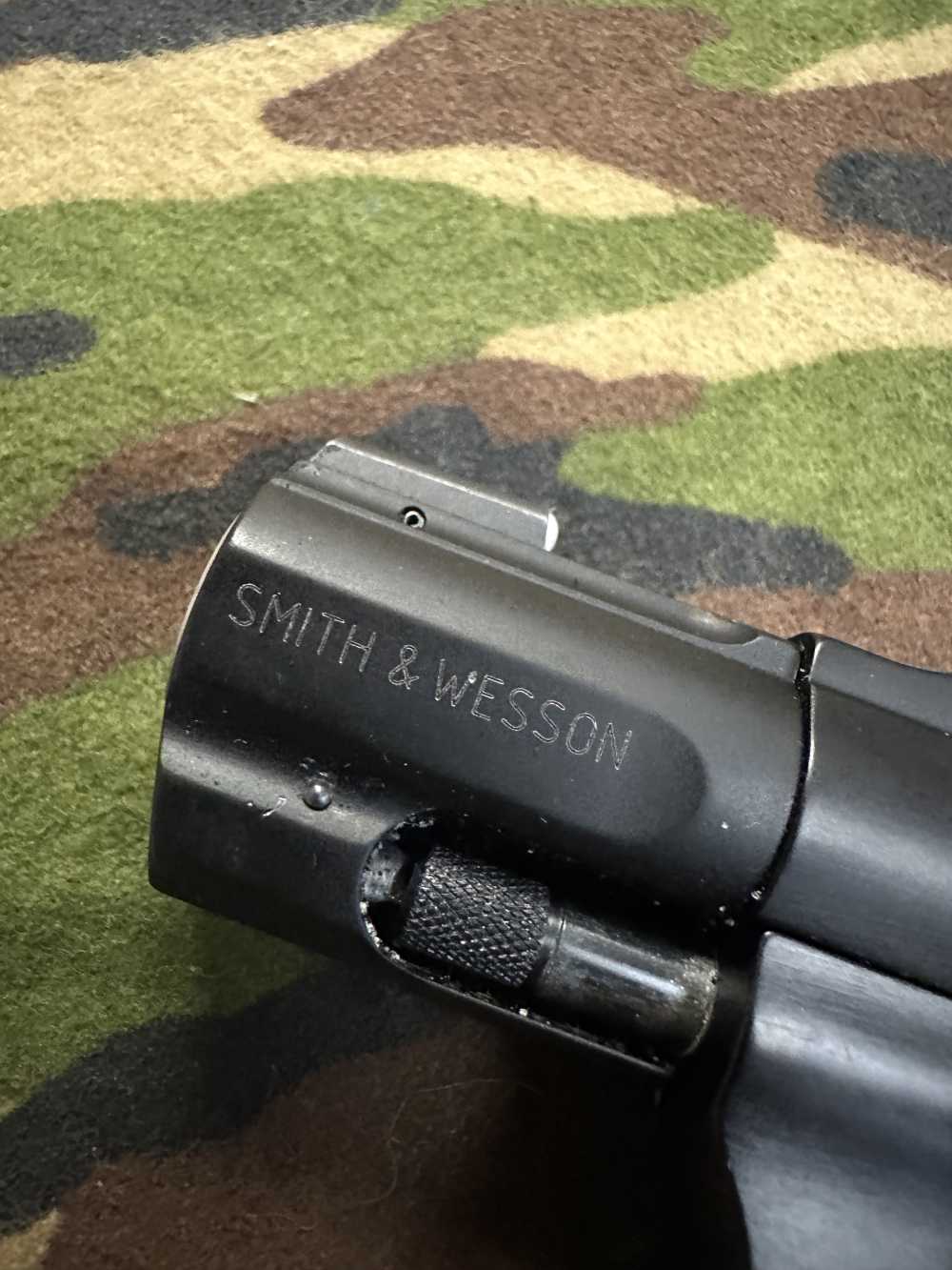 Smith & Wesson 351C .22 WMR 2” Airlite, Speed Loaders, Excellent!-img-7