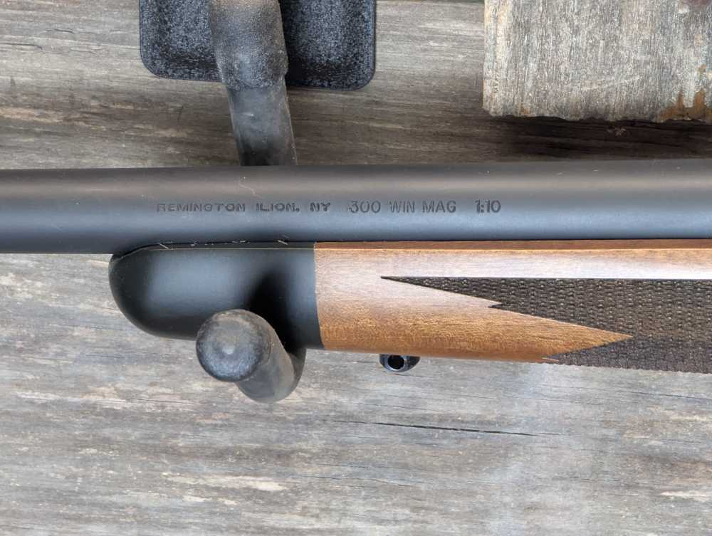 Remington 700 CDL 300 Win Mag R27049-img-2