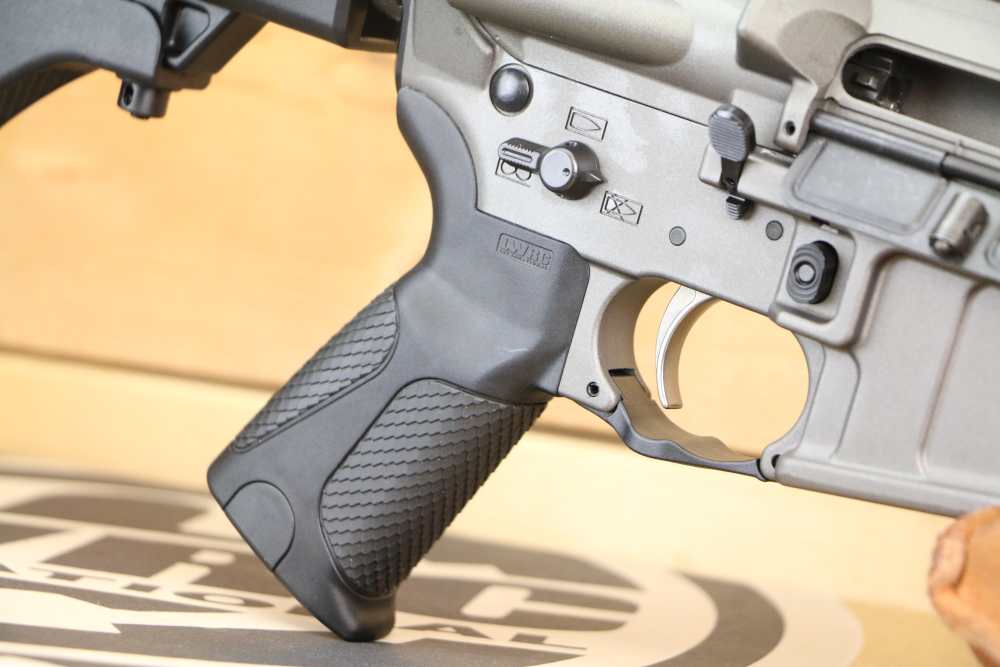 LWRC IC-DI ICDIR5TG16ML, 5.56 NATO, 16.1", Tungsten, Ambi, 30 Rd, NIB-img-3