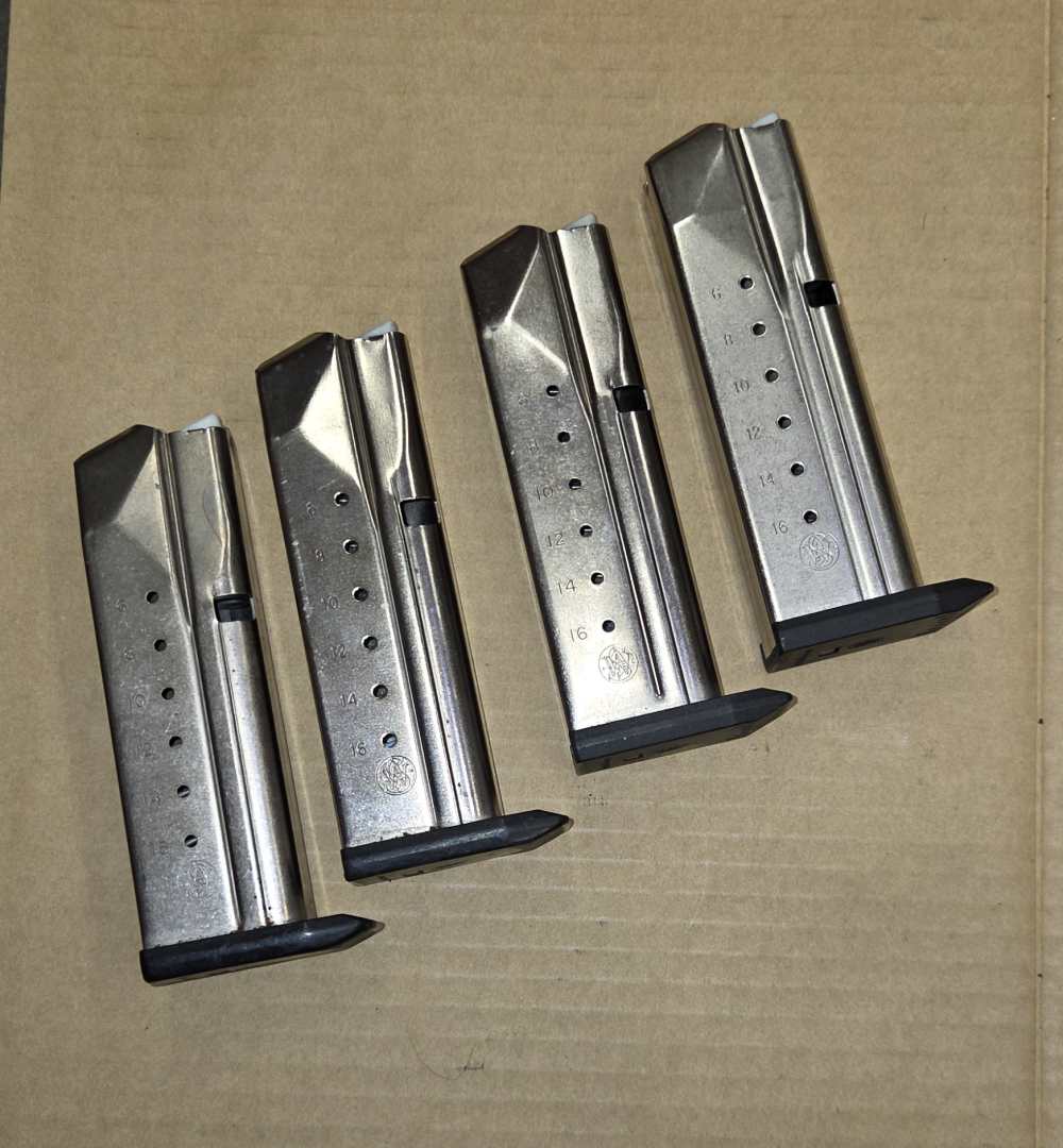 4 Quantity S&W SW9 SW9VE 9MM Magazines 16 Rounds-img-1