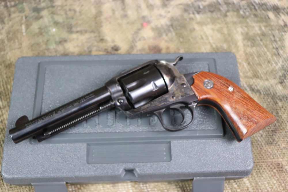 Original Ruger Vaquero Bisley 45 Colt 5.5" 2001 LNIB consecutive penny -img-6