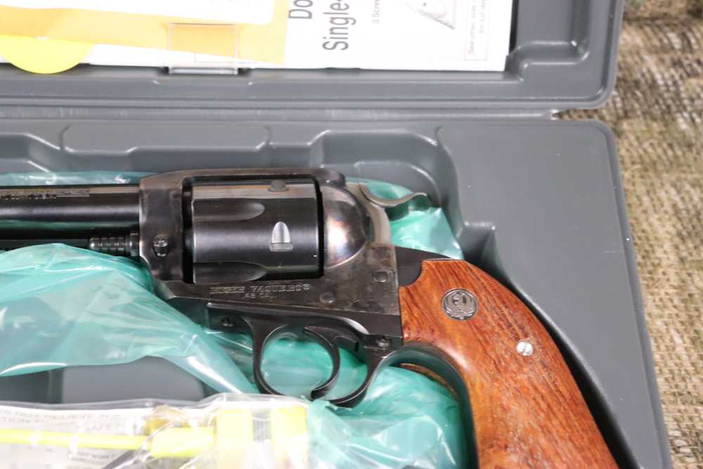 Original Ruger Vaquero Bisley 45 Colt 5.5" 2001 LNIB consecutive penny -img-3