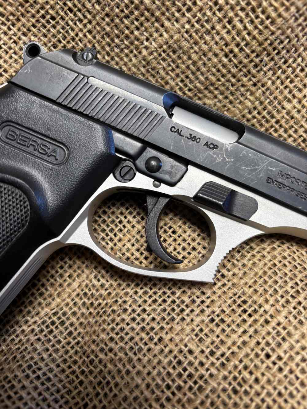 Bersa Thunder .380 ACP, Two Tone. Near New Condition with 1 mag-img-2