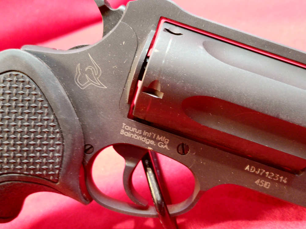 Taurus Judge Public Defender .45 Colt/.410 2" barrel 5-round cylinder.-img-10