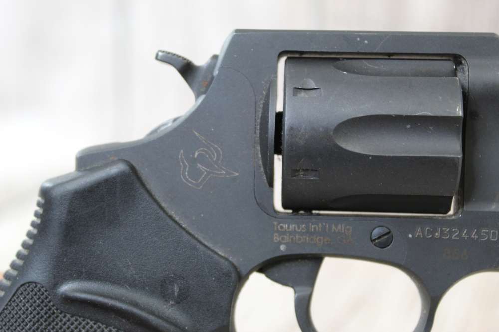 Taurus 856 .38 SPL-img-17