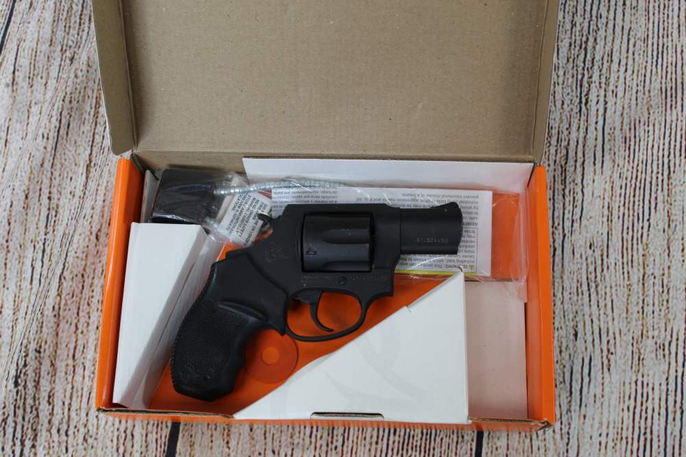 Taurus 856 .38 SPL-img-3