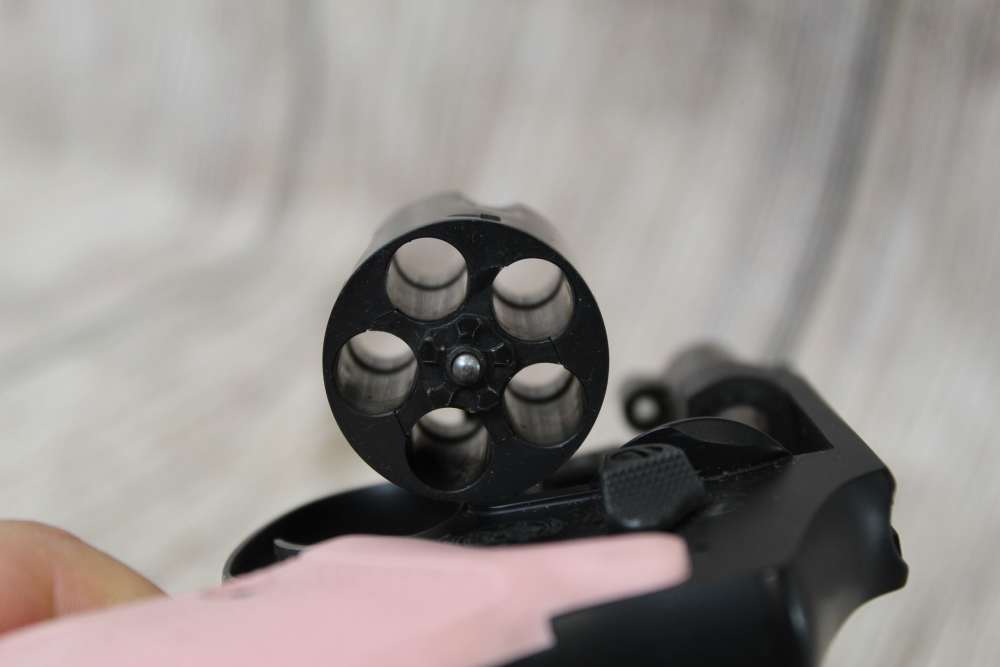 Smith & Wesson 442-2 J-frame w/Pink Grip .38 Spl+P-img-5