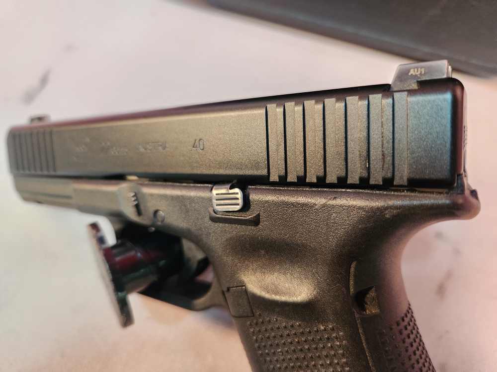 *POLICE TRADE IN* GLOCK 22 GEN5 40S&W USED! PENNY ACUTION!-img-2