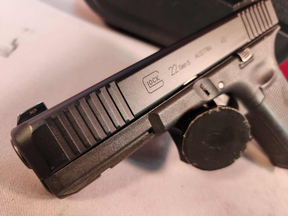 *POLICE TRADE IN* GLOCK 22 GEN5 40S&W USED! PENNY ACUTION!-img-3